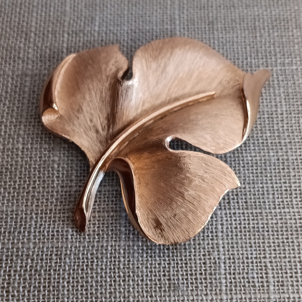 Trifari Brushed Gold Tone Leaf Brooch Vintage